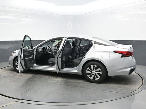 Used 2020 Nissan Altima 2.5 S FWD image 40