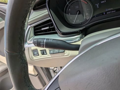 Used 2020 Cadillac XT5 Premium Luxury FWD image 31