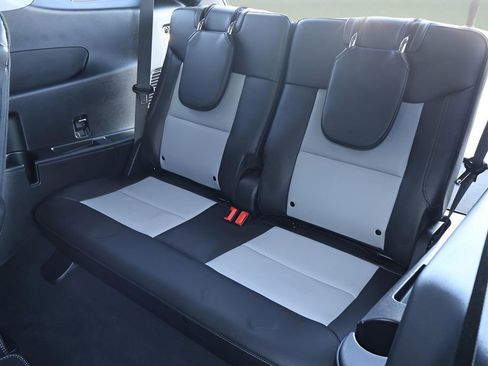 Used 2022 Ford Explorer XLT w/ Equipment Group 202A image 13