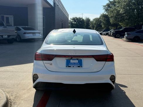 Used 2024 Kia Forte LX FWD image 4
