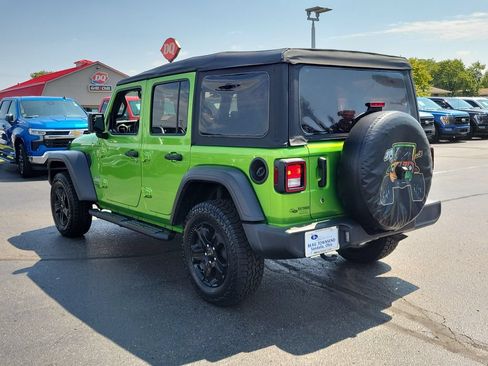 Used 2018 Jeep Wrangler Unlimited Sport S AWD/4WD image 6