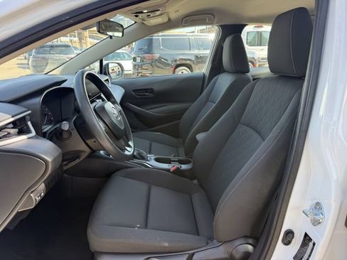 Used 2025 Toyota Corolla LE FWD image 25