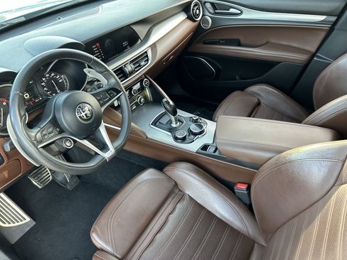 Used 2018 Alfa Romeo Stelvio Ti Sport image 17