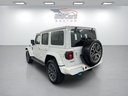 Used 2023 Jeep Wrangler Unlimited Sahara AWD/4WD image 6