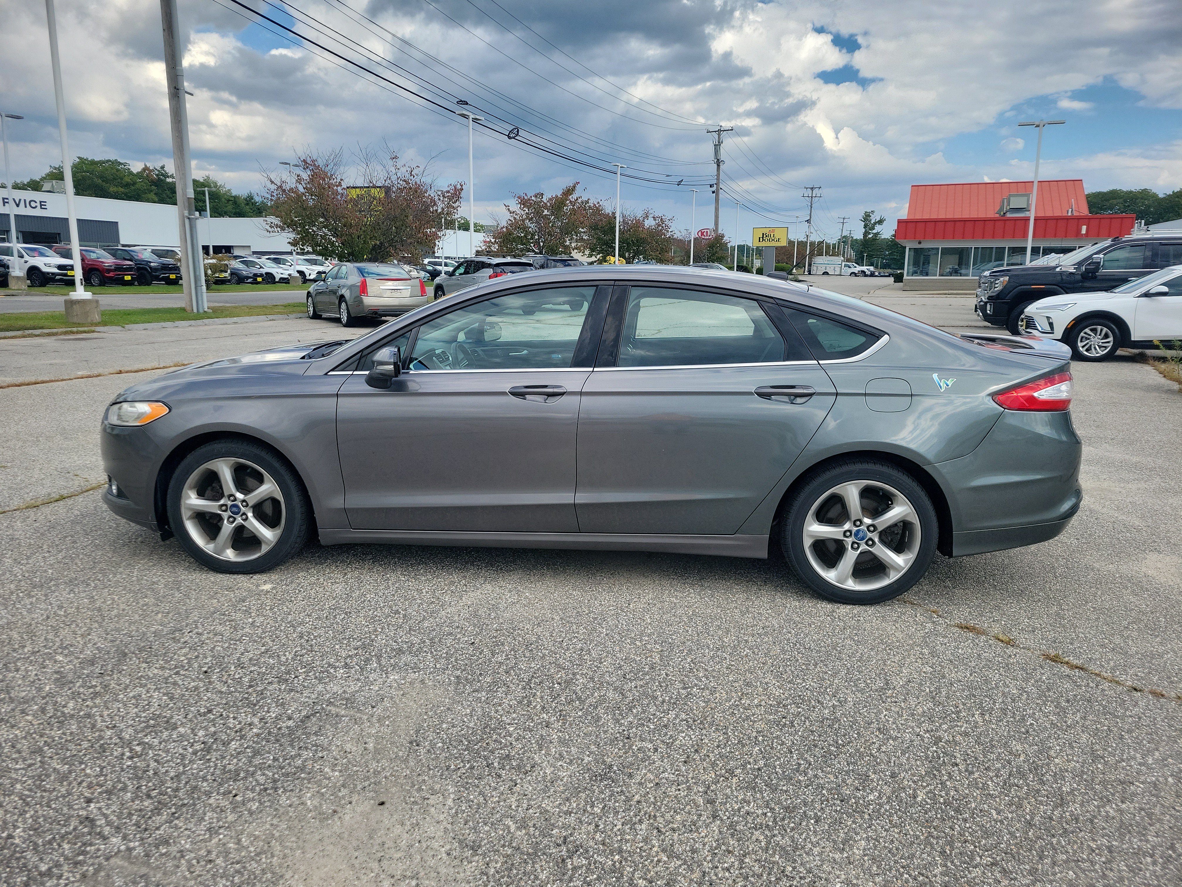 Used 2013 Ford Fusion SE FWD image 8