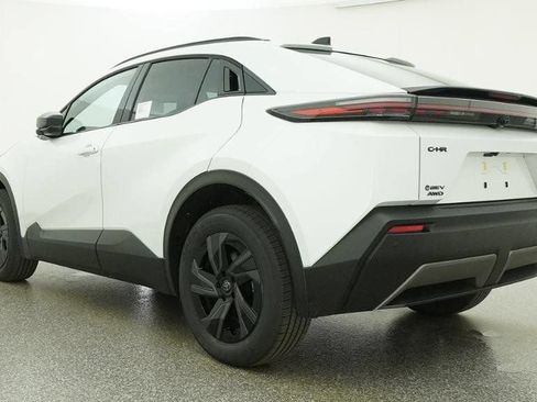 Used 2026 Toyota C-HR AWD/4WD image 24