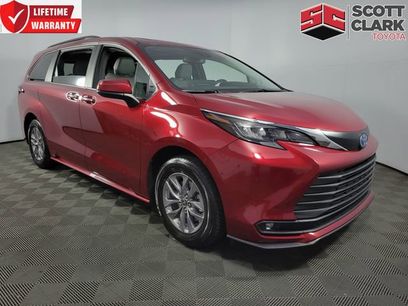 Used 2025 Toyota Sienna XLE w/ XLE Plus Package