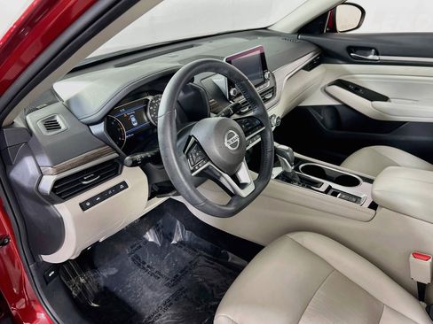 Used 2020 Nissan Altima 2.5 SL FWD image 9