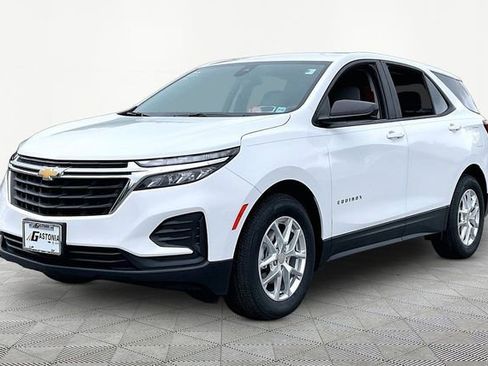 Used 2022 Chevrolet Equinox LS w/ LS Convenience Package FWD image 3