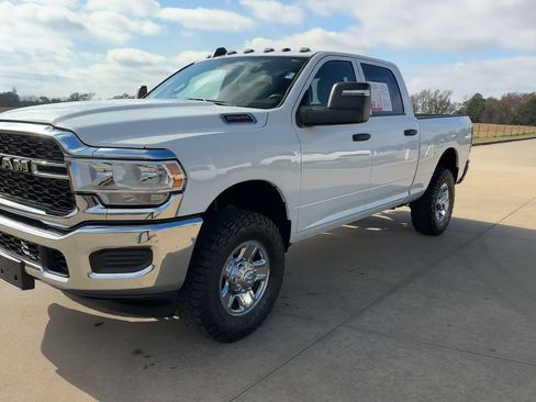 Used 2024 RAM 2500 Tradesman w/ Chrome Appearance Group image 4