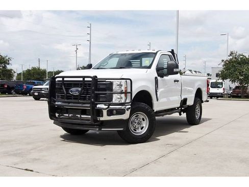 Used 2023 Ford F250 XL w/ 360-Degree Camera Package AWD/4WD image 1