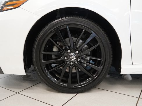 Used 2021 Toyota Camry XSE image 16