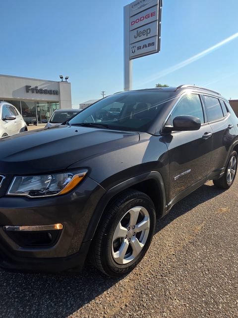Used 2019 Jeep Compass Latitude w/ Popular Equipment Group AWD/4WD image 4