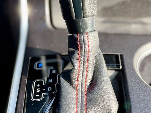 Used 2017 Toyota Camry SE image 14