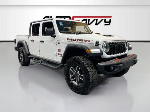 Used 2024 Jeep Gladiator Mojave w/ Technology Group AWD/4WD image 1