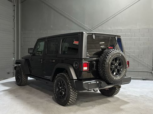 Used 2022 Jeep Wrangler Unlimited Sport AWD/4WD image 4