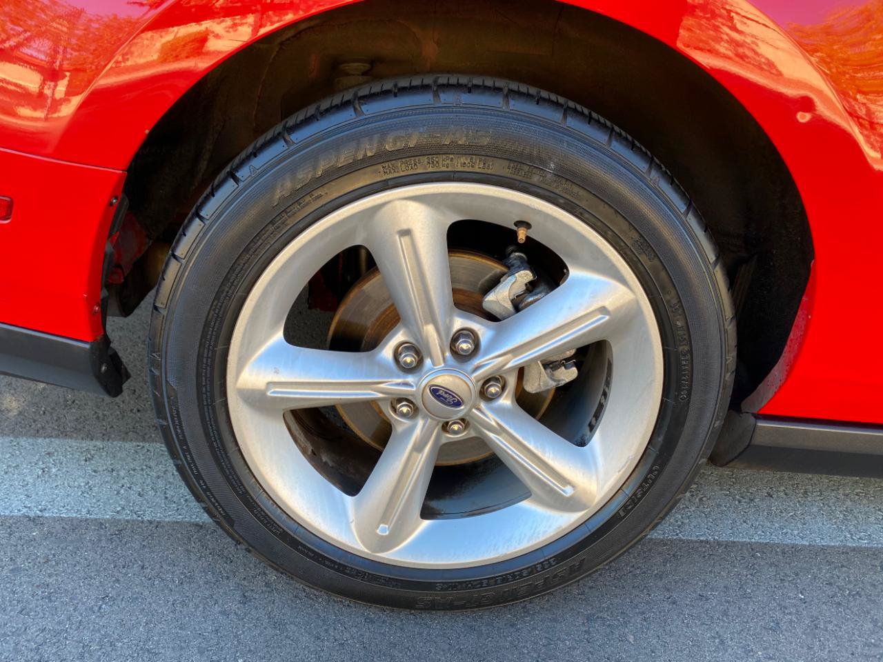 Used 2010 Ford Mustang GT RWD image 25
