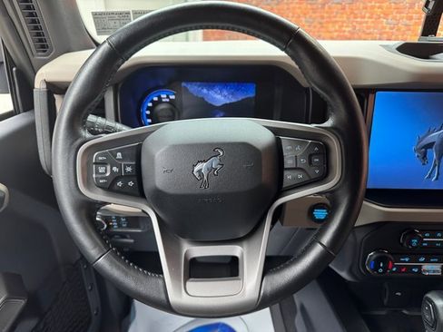 Used 2022 Ford Bronco Wildtrak image 14