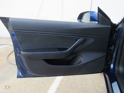 Used 2019 Tesla Model 3 Standard Range Plus image 13