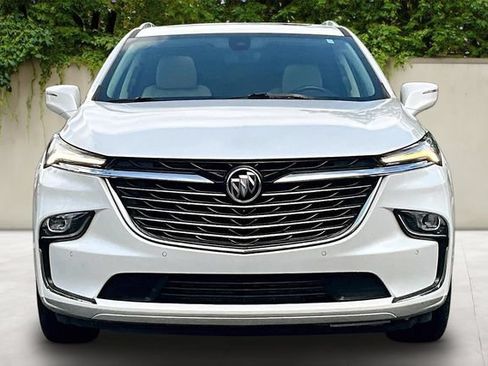 Used 2023 Buick Enclave Essence w/ Experience Buick Package FWD image 2