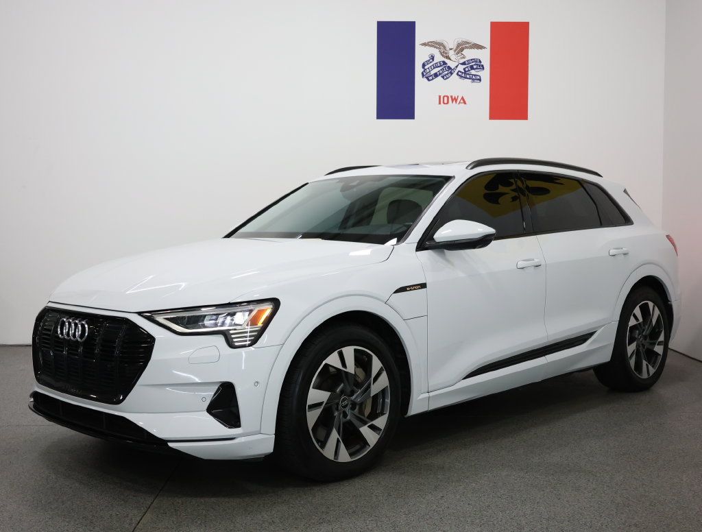 Used 2022 Audi e-tron Premium w/ Convenience Plus Package AWD/4WD image 8