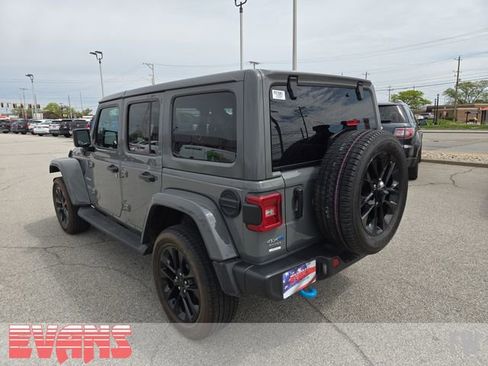 Used 2023 Jeep Wrangler Unlimited Sahara w/ Cold Weather Group AWD/4WD image 31