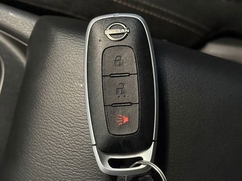 Used 2025 Nissan Kicks SV FWD image 17