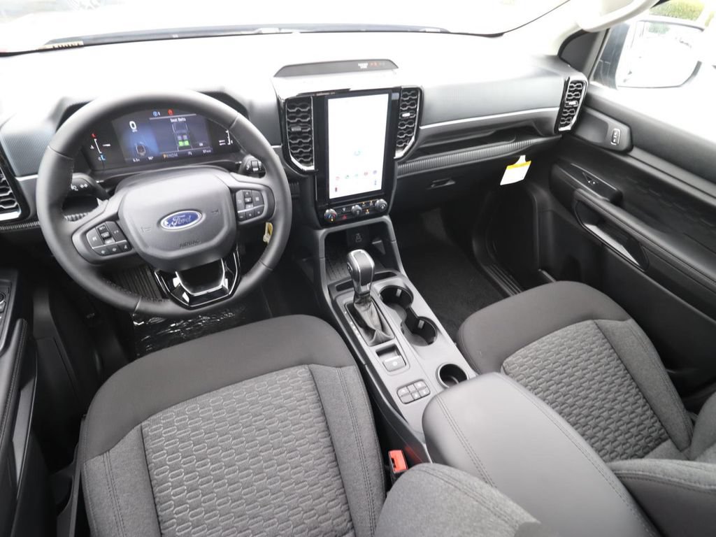 New 2026 Ford Ranger XLT w/ Black Appearance Package RWD image 9