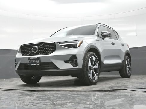 Certified 2026 Volvo XC40 B5 Plus w/ Protection Package Premier AWD/4WD image 24