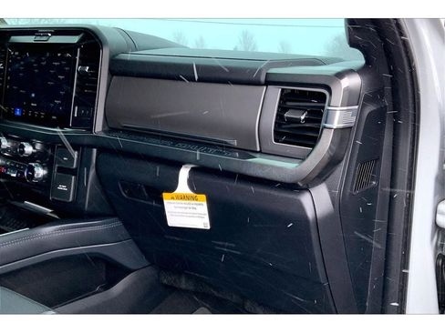 Used 2025 Ford F450 Platinum w/ FX4 Off-Road Package image 18