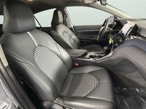 Used 2024 Toyota Camry SE image 31