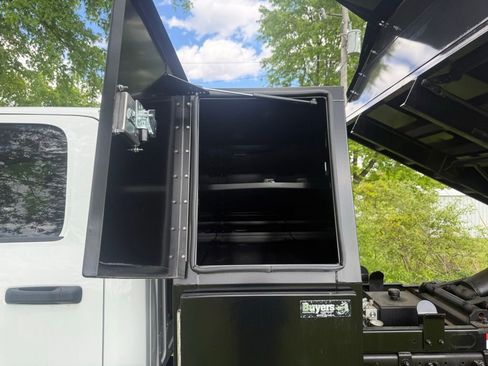 New 2024 RAM 5500 Tradesman AWD/4WD image 40