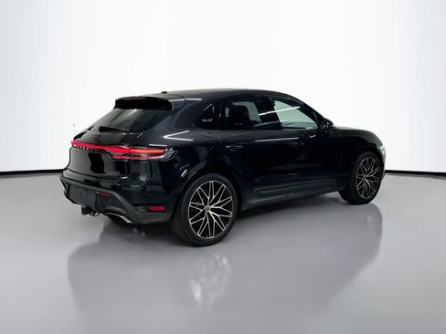 Certified 2025 Porsche Macan AWD/4WD image 9