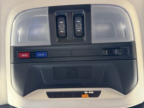 Used 2025 Subaru Crosstrek 2.5i Limited w/ Crosstrek Mirror Package image 31