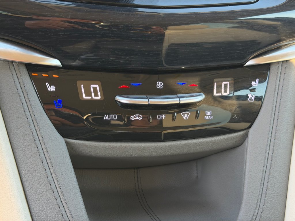 Used 2024 Cadillac XT6 Premium Luxury AWD/4WD image 23