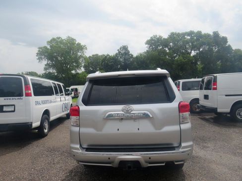 Used 2012 Toyota 4Runner SR5 w/ Convenience Pkg image 32