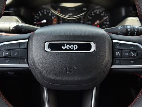 Used 2025 Jeep Compass Trailhawk AWD/4WD image 20