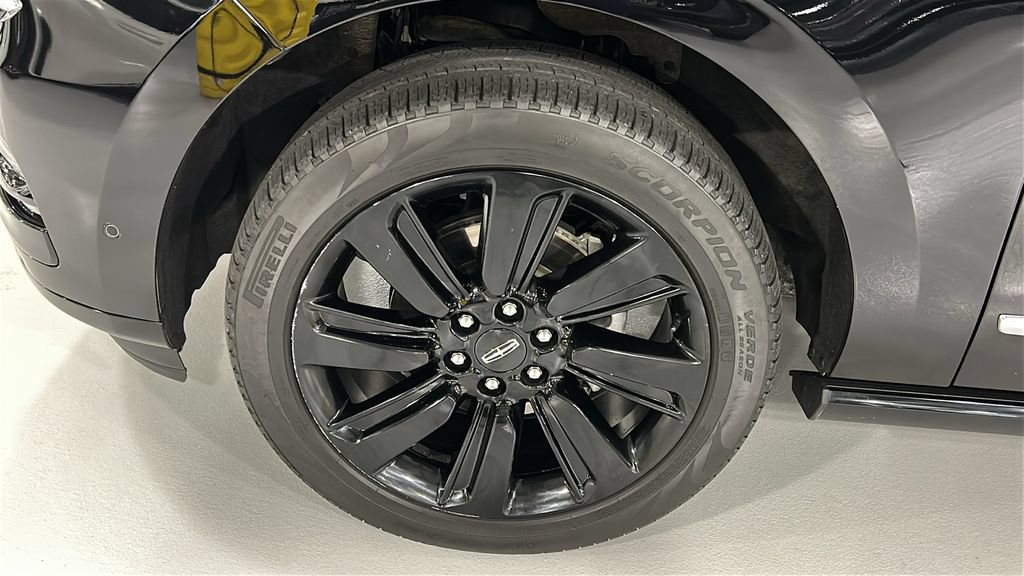 Certified 2022 Lincoln Navigator Reserve AWD/4WD image 8
