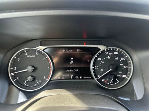 Used 2025 Nissan Rogue S FWD image 21