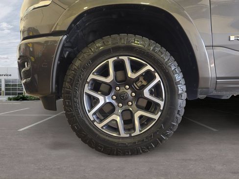 Used 2025 RAM 1500 Laramie w/ Sport Appearance Package AWD/4WD image 10