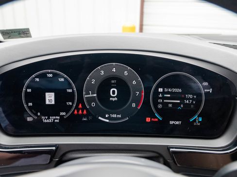 Certified 2024 Porsche Cayenne S image 19