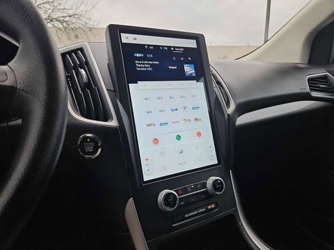 Used 2023 Ford Edge SE image 27