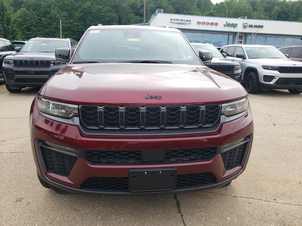New 2026 Jeep Grand Cherokee Limited w/ Limited Altitude Package AWD/4WD image 9