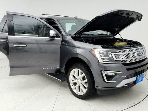 Used 2019 Ford Expedition Platinum image 11