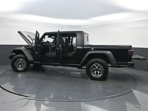 Used 2024 Jeep Gladiator Rubicon AWD/4WD image 38
