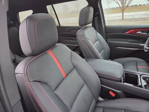 Used 2024 Chevrolet Traverse RS w/ LPO, Floor Liner Package AWD/4WD image 40