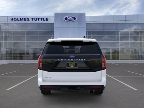 New 2025 Ford Expedition Active image 5