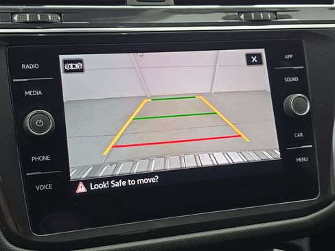 Certified 2022 Volkswagen Tiguan SE image 22