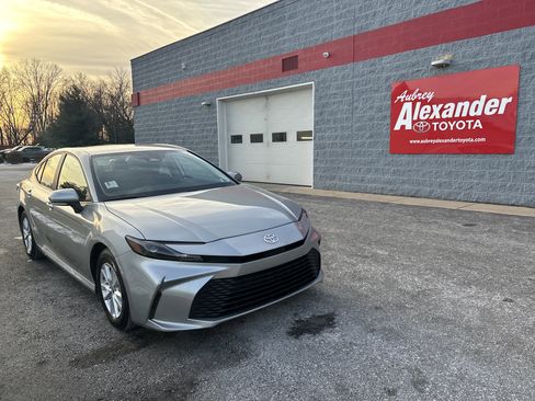 Used 2025 Toyota Camry LE image 1
