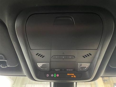 Used 2022 Chevrolet Blazer Premier AWD/4WD image 28